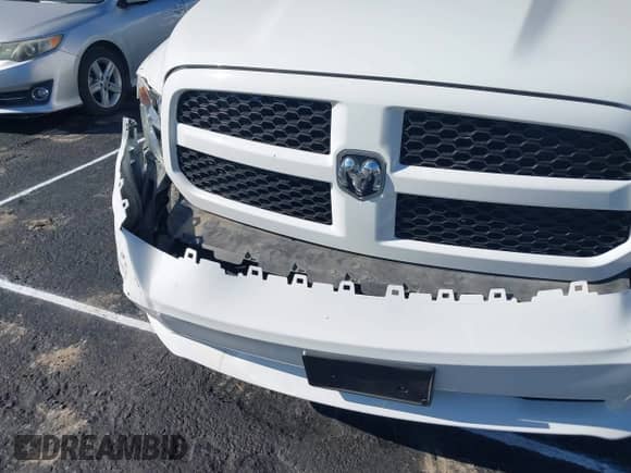 2014 Ram 1500 Express z VIN 1C6RR7KTXES168888, wystawiony jako IAAI lot #43242116 z przebiegiem 174 358 mil mil oraz . Historia ofert i sprzedaży dostępna na DreamBid. Obrazek 18.