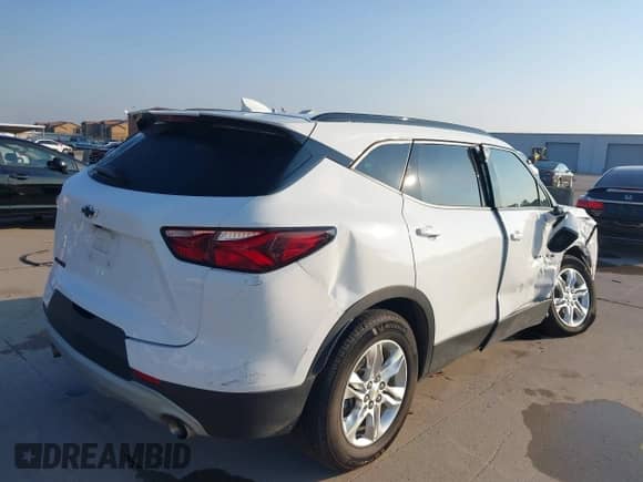 2022 Chevrolet Blazer LT with VIN 3GNKBCR41NS174581, listed as a IAAI auction lot 43118083 with 33,740 mi miles and . Bid and sale history available at DreamBid. Image 4.