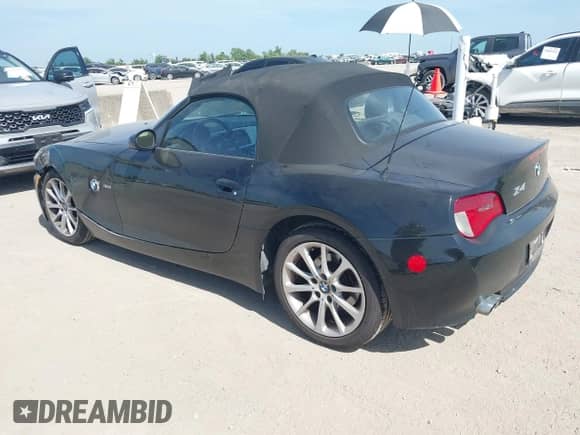 2006 BMW Z4 3.0i с VIN 4USBU33546LW58055, выставлен на аукционе IAAI как лот 42875033 с пробегом 106 912 миль миль и . История ставок и продаж доступна на DreamBid. Изображение 3.