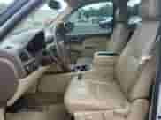 2011 Chevrolet Tahoe с VIN 1GNSKDFJ0BR260009, выставлен на аукционе Copart как лот 64610675 с пробегом 196 101 миль миль и Списание • Salvage title. История ставок и продаж доступна на DreamBid. Изображение 7.
