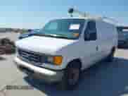 2005 Ford Econoline Cargo с VIN 1FTRE14W95HA54080, выставлен на аукционе IAAI как лот 43184861 с пробегом 211 716 миль миль и . История ставок и продаж доступна на DreamBid. Изображение 2.