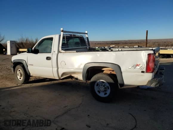 2001 Chevrolet Silverado 2500 with VIN 1GCGC24U71Z133124, listed as a Copart auction lot 83644894 with 241,865 mi miles and Salvage title. Bid and sale history available at DreamBid. Image 2.