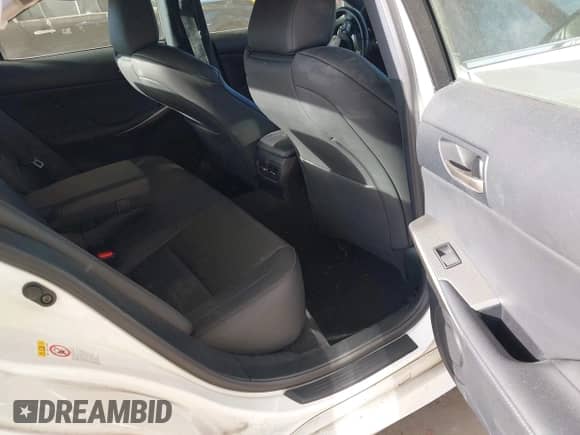 2018 Lexus IS 300 z VIN JTHC81D2XJ5030715, wystawiony jako IAAI lot #43028268 z przebiegiem 73 975 mil mil oraz . Historia ofert i sprzedaży dostępna na DreamBid. Obrazek 8.