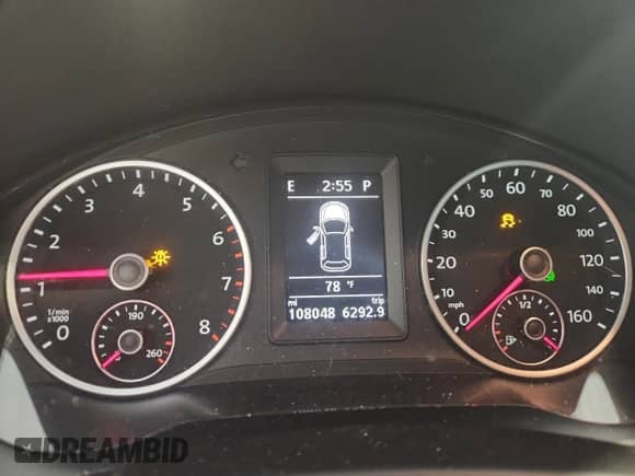 2013 Volkswagen Tiguan S с VIN WVGBV3AX7DW611617, выставлен на аукционе Copart как лот 84189985 с пробегом 108 048 миль миль и Чистый • Clean title. История ставок и продаж доступна на DreamBid. Изображение 9.