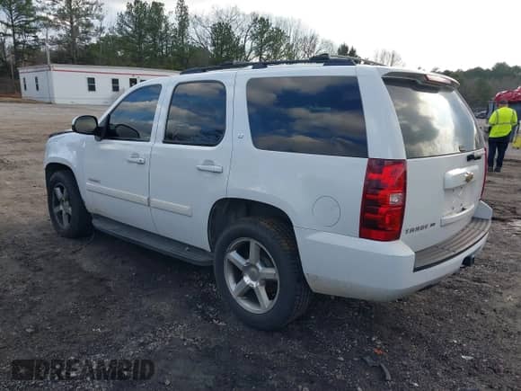 2009 Chevrolet Tahoe 1LT z VIN 1GNEC23359R233645, wystawiony jako IAAI lot #41541396 z przebiegiem 201 830 mil mil oraz . Historia ofert i sprzedaży dostępna na DreamBid. Obrazek 3.