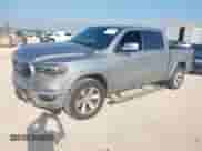 2022 Ram 1500 Limited z VIN 1C6SRFHT5NN189066, wystawiony jako IAAI lot #42736610 z przebiegiem Nie podano mil oraz . Historia ofert i sprzedaży dostępna na DreamBid. Obrazek 2.