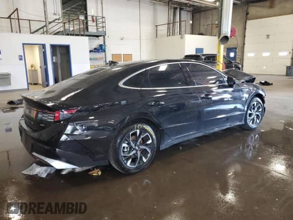 2025 Hyundai Sonata SEL z VIN KMHL64JA4SA498089, wystawiony jako Copart lot #61199215 z przebiegiem Nie podano mil oraz Szkoda całkowita • Salvage title. Historia ofert i sprzedaży dostępna na DreamBid. Obrazek 3.