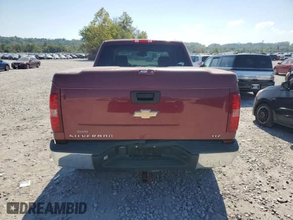 2008 Chevrolet Silverado 1500 LTZ with VIN 2GCEK13M981152864, listed as a Copart auction lot 80639885 with 136,829 mi miles and Salvage title. Bid and sale history available at DreamBid. Image 6.