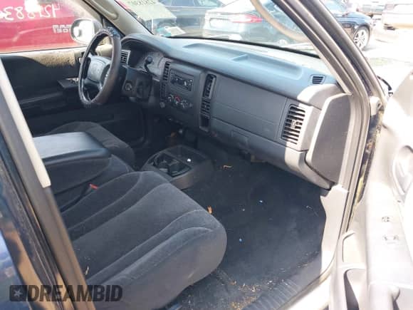 2003 Dodge Dakota SLT с VIN 1D7HG48N33S184726, выставлен на аукционе IAAI как лот 42818307 с пробегом 105 685 миль миль и . История ставок и продаж доступна на DreamBid. Изображение 5.