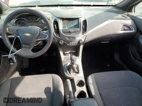 2017 Chevrolet Cruze LT z VIN 1G1BD5SMXH7133614, wystawiony jako Copart lot #50055965 z przebiegiem 118 704 mil mil oraz Szkoda całkowita • Salvage title. Historia ofert i sprzedaży dostępna na DreamBid. Obrazek 8.