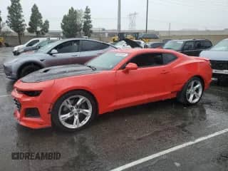2019 Chevrolet Camaro 1SS z VIN 1G1FE1R70K0151613, wystawiony jako Copart lot #86655485 z przebiegiem 64 570 mil mil oraz Szkoda całkowita • Salvage title. Historia ofert i sprzedaży dostępna na DreamBid. Obrazek 1.