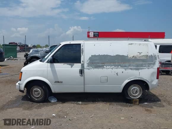 1994 Chevrolet Astro с VIN 1GCDM15Z6RB170240, выставлен на аукционе IAAI как лот 42669506 с пробегом 168 734 миль миль и . История ставок и продаж доступна на DreamBid. Изображение 15.