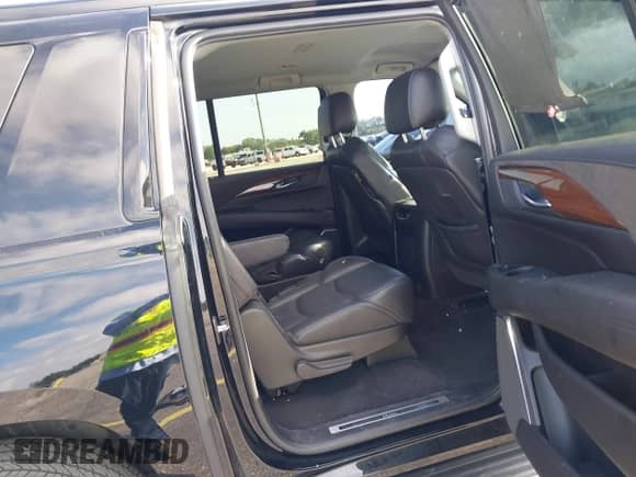 2018 Cadillac Escalade ESV с VIN 1GYS3GKJ8JR200579, выставлен на аукционе IAAI как лот 42036070 с пробегом 77 925 миль миль и . История ставок и продаж доступна на DreamBid. Изображение 8.