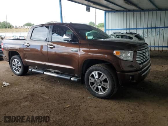2017 Toyota Tundra Platinum с VIN 5TFAW5F11HX651690, выставлен на аукционе Copart как лот 69562075 с пробегом 67 829 миль миль и Списание • Salvage title. История ставок и продаж доступна на DreamBid. Изображение 4.