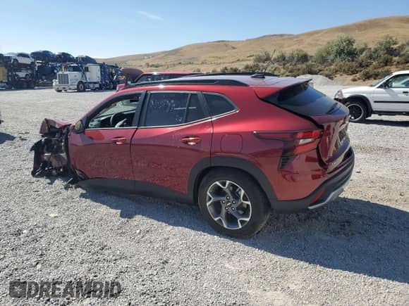 2024 Chevrolet Trax LT with VIN KL77LHE24RC092396, listed as a Copart auction lot 68951315 with 5,905 mi miles and Salvage title. Bid and sale history available at DreamBid. Image 2.