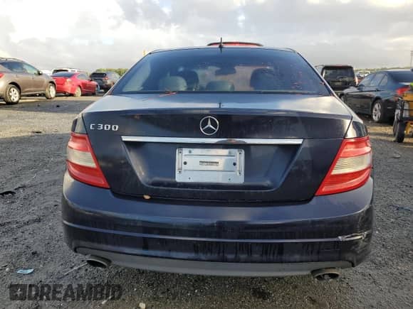 2010 Mercedes-Benz C 300 Sport z VIN WDDGF5EB7AR098225, wystawiony jako Copart lot #84482665 z przebiegiem 169 710 mil mil oraz Szkoda całkowita • Salvage title. Historia ofert i sprzedaży dostępna na DreamBid. Obrazek 6.
