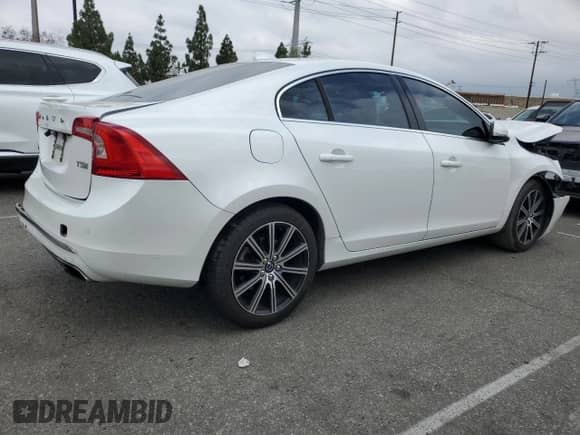 2017 Volvo S60 Inscription с VIN LYV402HK1HB134100, выставлен на аукционе Copart как лот 65956695 с пробегом 96 718 миль миль и Списание • Salvage title. История ставок и продаж доступна на DreamBid. Изображение 3.