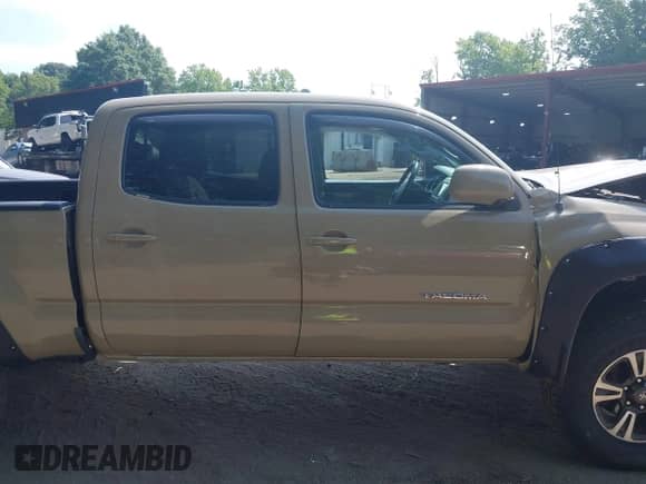 2007 Toyota Tacoma with VIN 5TEMU52N87Z455247, listed as a IAAI auction lot 42579120 with 207,782 mi miles and . Bid and sale history available at DreamBid. Image 13.