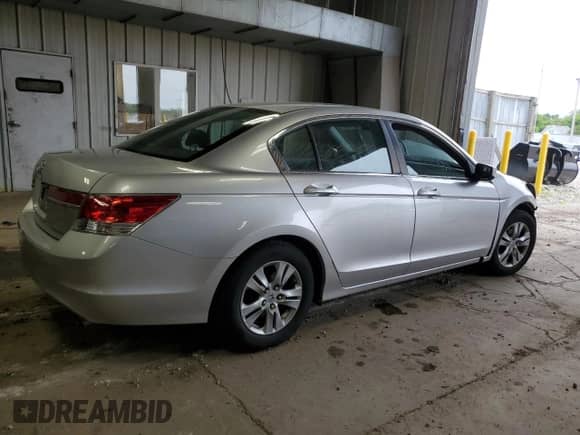 2011 Honda Accord SE with VIN 1HGCP2F60BA103420, listed as a Copart auction lot 61681735 with 142,413 mi miles and Non repairable. Bid and sale history available at DreamBid. Image 3.