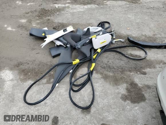 2017 Hyundai Azera Limited с VIN KMHFH4JG8HA579178, выставлен на аукционе Copart как лот 70961104 с пробегом 84 790 миль миль и Списание • Salvage title. История ставок и продаж доступна на DreamBid. Изображение 12.