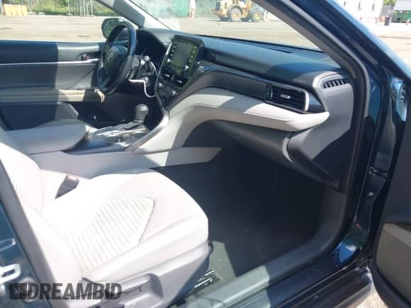 2021 Toyota Camry SE Nightshade z VIN 4T1G11AKXMU523439, wystawiony jako IAAI lot #43122074 z przebiegiem 66 261 mil mil oraz . Historia ofert i sprzedaży dostępna na DreamBid. Obrazek 5.