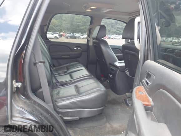 2007 Chevrolet Tahoe LT с VIN 1GNFK13017R409286, выставлен на аукционе IAAI как лот 43120613 с пробегом 270 988 миль миль и . История ставок и продаж доступна на DreamBid. Изображение 8.
