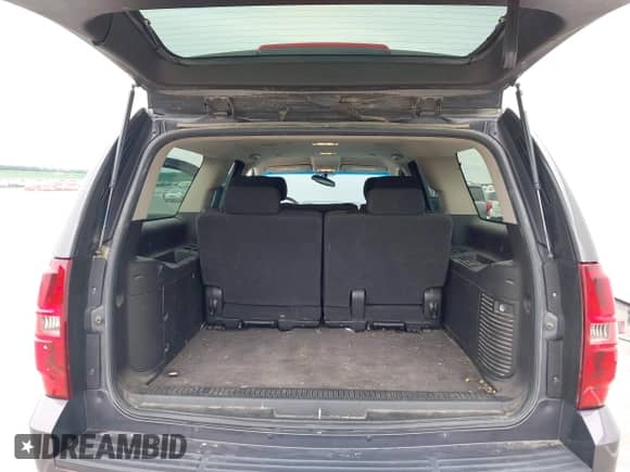 2010 Chevrolet Suburban LS с VIN 1GNUKHE32AR246467, выставлен на аукционе IAAI как лот 42849430 с пробегом 224 527 миль миль и . История ставок и продаж доступна на DreamBid. Изображение 18.