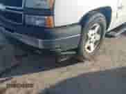 2005 Chevrolet Silverado 1500 LS z VIN 2GCEC13T851362243, wystawiony jako IAAI lot #41473828 z przebiegiem 278 628 mil mil oraz . Historia ofert i sprzedaży dostępna na DreamBid. Obrazek 6.