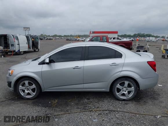 2016 Chevrolet Sonic LTZ с VIN 1G1JE5SB1G4131452, выставлен на аукционе IAAI как лот 42478255 с пробегом 162 621 миль миль и . История ставок и продаж доступна на DreamBid. Изображение 14.
