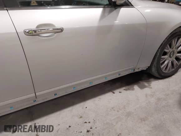 2010 Hyundai Genesis z VIN KMHGC4DE5AU074555, wystawiony jako IAAI lot #42188762 z przebiegiem 284 221 mil mil oraz . Historia ofert i sprzedaży dostępna na DreamBid. Obrazek 12.