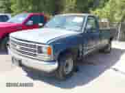 1990 Chevrolet Silverado 1500 с VIN 1GCDC14H6LZ130637, выставлен на аукционе IAAI как лот 43405865 с пробегом 133 849 миль миль и . История ставок и продаж доступна на DreamBid. Изображение 2.