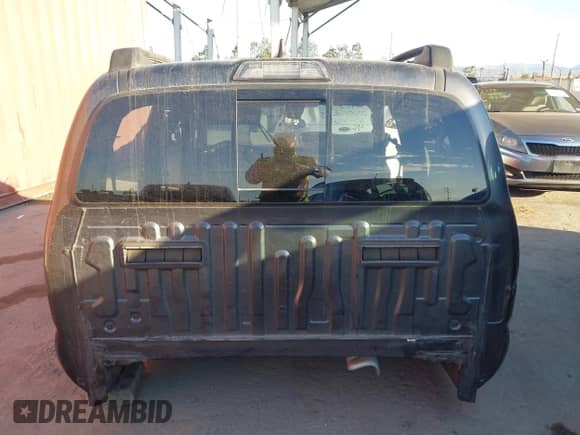 2018 Toyota Tacoma SR5 z VIN 3TMBZ5DN6JM017160, wystawiony jako IAAI lot #43423023 z przebiegiem 83 201 mil mil oraz . Historia ofert i sprzedaży dostępna na DreamBid. Obrazek 17.