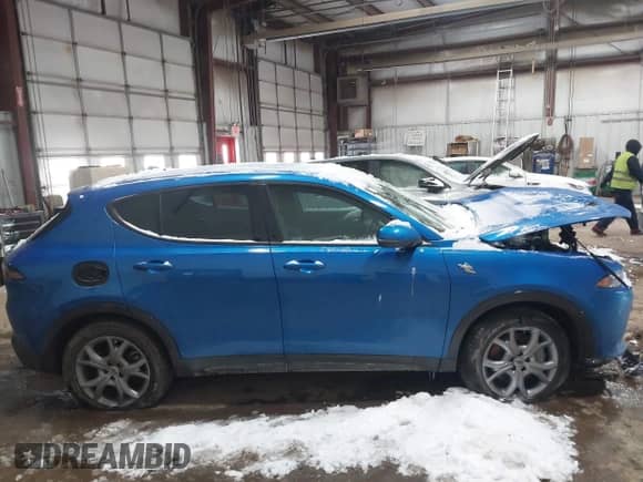 2024 Dodge Hornet R/T z VIN ZACPDFCW9R3A15083, wystawiony jako IAAI lot #41595221 z przebiegiem 16 119 mil mil oraz . Historia ofert i sprzedaży dostępna na DreamBid. Obrazek 12.