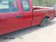 2004 Ford F-150 XL z VIN 2FTRX172X4CA57286, wystawiony jako IAAI lot #42076008 z przebiegiem 193 334 mil mil oraz . Historia ofert i sprzedaży dostępna na DreamBid. Obrazek 6.