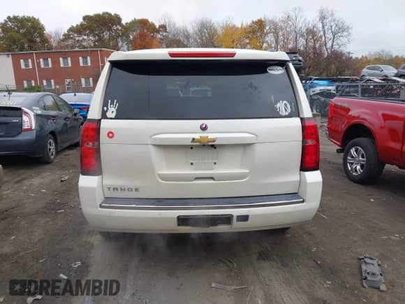 2015 Chevrolet Tahoe LTZ с VIN 1GNSKCKC5FR106385, выставлен на аукционе IAAI как лот 43577834 с пробегом 301 948 миль миль и . История ставок и продаж доступна на DreamBid. Изображение 16.