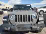 2022 Jeep Wrangler Unlimited High Tide z VIN 1C4HJXDG3NW165125, wystawiony jako Copart lot #76404964 z przebiegiem 31 061 mil mil oraz Szkoda całkowita • Salvage title. Historia ofert i sprzedaży dostępna na DreamBid. Obrazek 5.