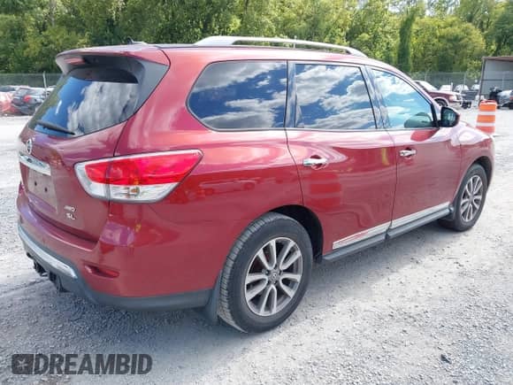 2014 Nissan Pathfinder SV with VIN 5N1AR2MMXEC672457, listed as a IAAI auction lot 43103851 with 150,484 mi miles and . Bid and sale history available at DreamBid. Image 4.