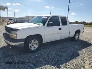 2006 Chevrolet Silverado 1500 Work Truck z VIN 1GCEC19V06Z225671, wystawiony jako Copart lot #84974075 z przebiegiem 266 830 mil mil oraz Szkoda całkowita • Salvage title. Historia ofert i sprzedaży dostępna na DreamBid. Obrazek 1.