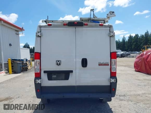 2018 Ram ProMaster Cargo z VIN 3C6TRVNG2JE142095, wystawiony jako IAAI lot #42593517 z przebiegiem 209 360 mil mil oraz . Historia ofert i sprzedaży dostępna na DreamBid. Obrazek 16.