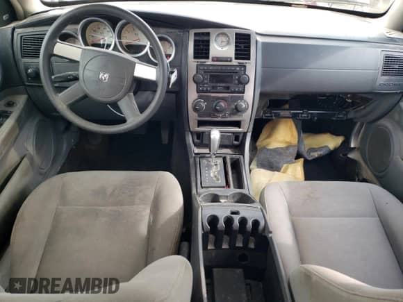 2005 Dodge Magnum SE с VIN 2D4FV48V25H607090, выставлен на аукционе Copart как лот 78358344 с пробегом 193 984 миль миль и Списание • Salvage title. История ставок и продаж доступна на DreamBid. Изображение 8.