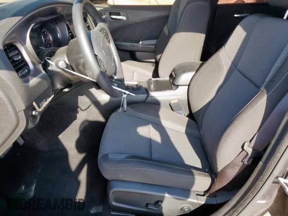 2021 Dodge Charger SXT z VIN 2C3CDXBG8MH612800, wystawiony jako Copart lot #68755145 z przebiegiem 43 835 mil mil oraz Czysty tytuł • Clean title. Historia ofert i sprzedaży dostępna na DreamBid. Obrazek 7.