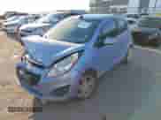 2015 Chevrolet Spark LT z VIN KL8CD6S93FC715984, wystawiony jako IAAI lot #43454315 z przebiegiem 111 126 mil mil oraz . Historia ofert i sprzedaży dostępna na DreamBid. Obrazek 17.