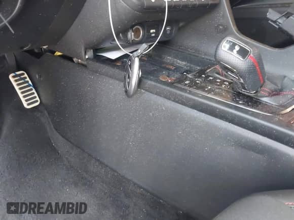 2025 Hyundai Elantra N Line z VIN KMHLR4DF6SU945051, wystawiony jako IAAI lot #43048171 z przebiegiem Nie podano mil oraz . Historia ofert i sprzedaży dostępna na DreamBid. Obrazek 11.