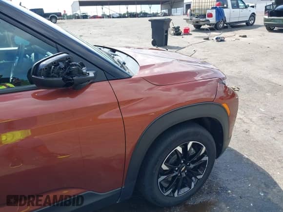 2021 Chevrolet TrailBlazer LT z VIN KL79MPS27MB113390, wystawiony jako IAAI lot #42873046 z przebiegiem 34 079 mil mil oraz . Historia ofert i sprzedaży dostępna na DreamBid. Obrazek 12.