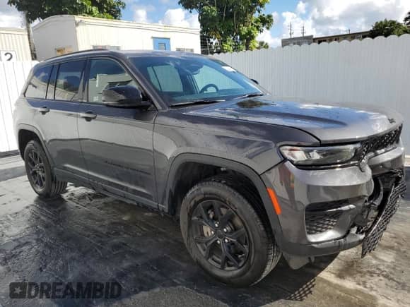 2024 Jeep Grand Cherokee Altitude z VIN 1C4RJGAGXR8546568, wystawiony jako Copart lot #44818505 z przebiegiem 24 172 mil mil oraz Czysty tytuł • Clean title. Historia ofert i sprzedaży dostępna na DreamBid. Obrazek 4.