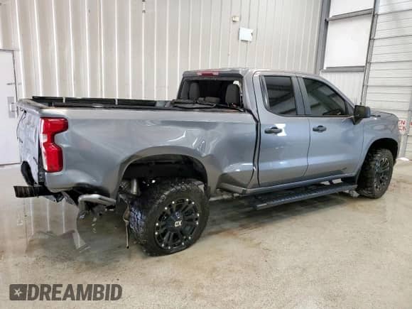2021 Chevrolet Silverado 1500 Custom with VIN 1GCRWBEK8MZ375857, listed as a Copart auction lot 58373785 with 27,292 mi miles and Clean title. Bid and sale history available at DreamBid. Image 3.