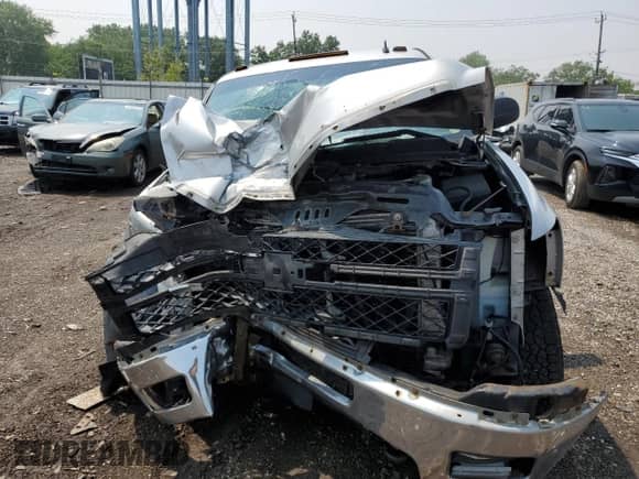 2011 Chevrolet Silverado 3500HD DRW LT с VIN 1GC5K0C85BZ358517, выставлен на аукционе Copart как лот 59889425 с пробегом 71 293 миль миль и Списание • Salvage title. История ставок и продаж доступна на DreamBid. Изображение 5.