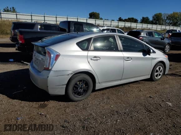 2015 Toyota Prius Four z VIN JTDKN3DU2F0448855, wystawiony jako Copart lot #85573325 z przebiegiem 150 676 mil mil oraz Czysty tytuł • Clean title. Historia ofert i sprzedaży dostępna na DreamBid. Obrazek 3.