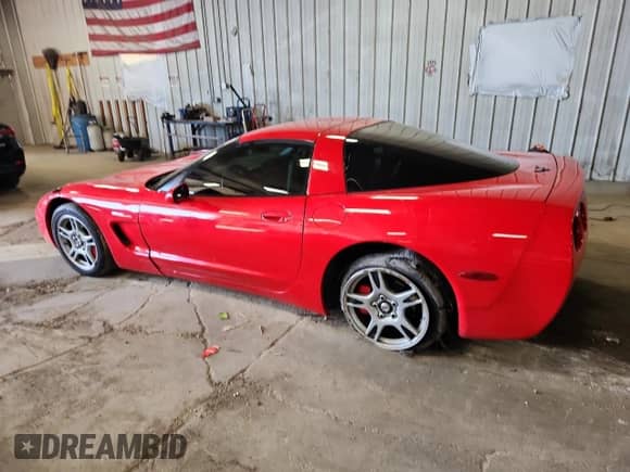 1998 Chevrolet Corvette with VIN 1G1YY22G8W5110395, listed as a Copart auction lot 90079395 with 128,959 mi miles and Clean title. Bid and sale history available at DreamBid. Image 2.