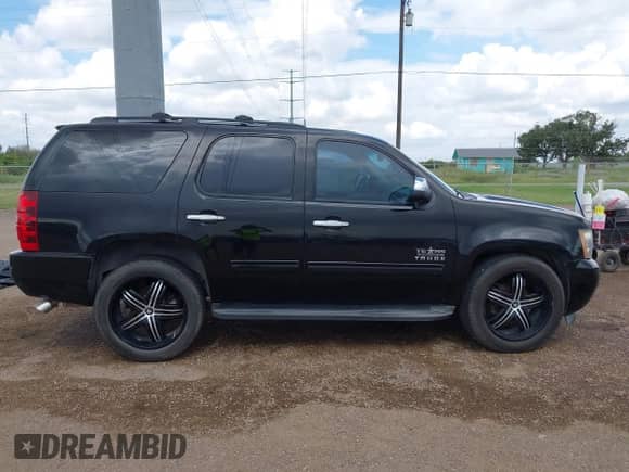2012 Chevrolet Tahoe LS с VIN 1GNSCAE01CR184953, выставлен на аукционе IAAI как лот 43190208 с пробегом 153 913 миль миль и . История ставок и продаж доступна на DreamBid. Изображение 13.